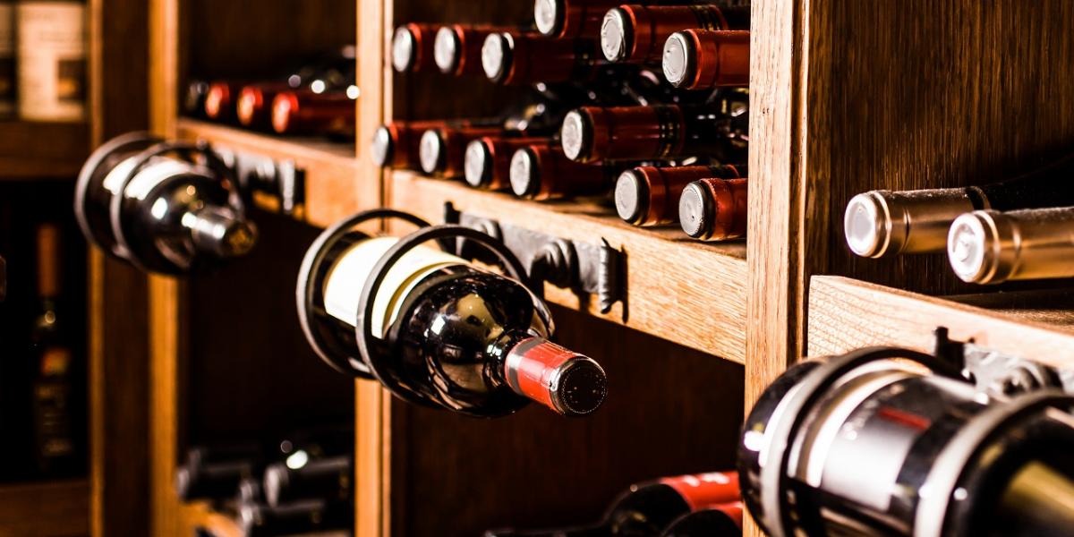 Comment choisir sa cave à vin ? Types, dimensions et pose - Blog
